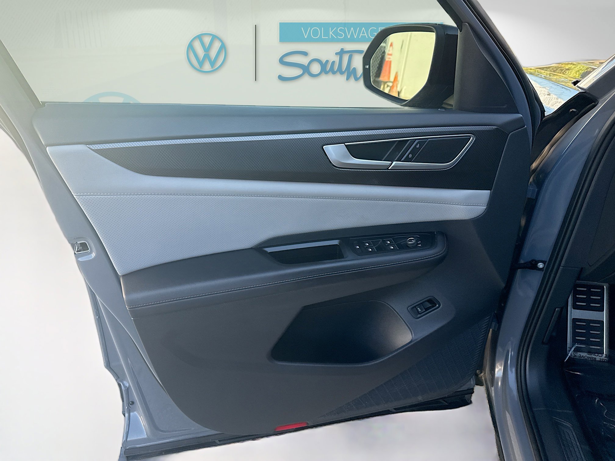 Certified 2025 Volkswagen Atlas Peak Edition SE image 20