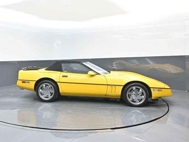 Used 1990 Chevrolet Corvette Convertible RWD image 3