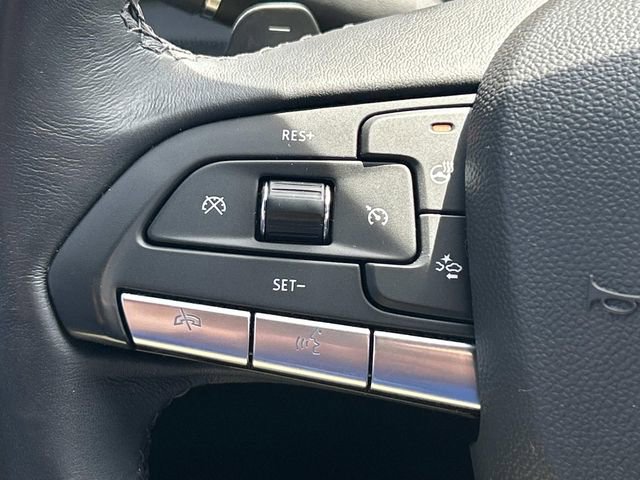 Used 2024 Cadillac XT4 Luxury w/ Cold Weather Package FWD image 32