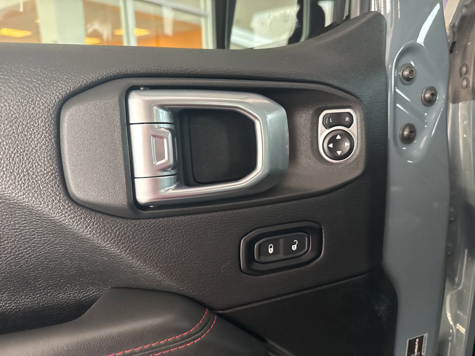 Used 2025 Jeep Wrangler Rubicon image 17