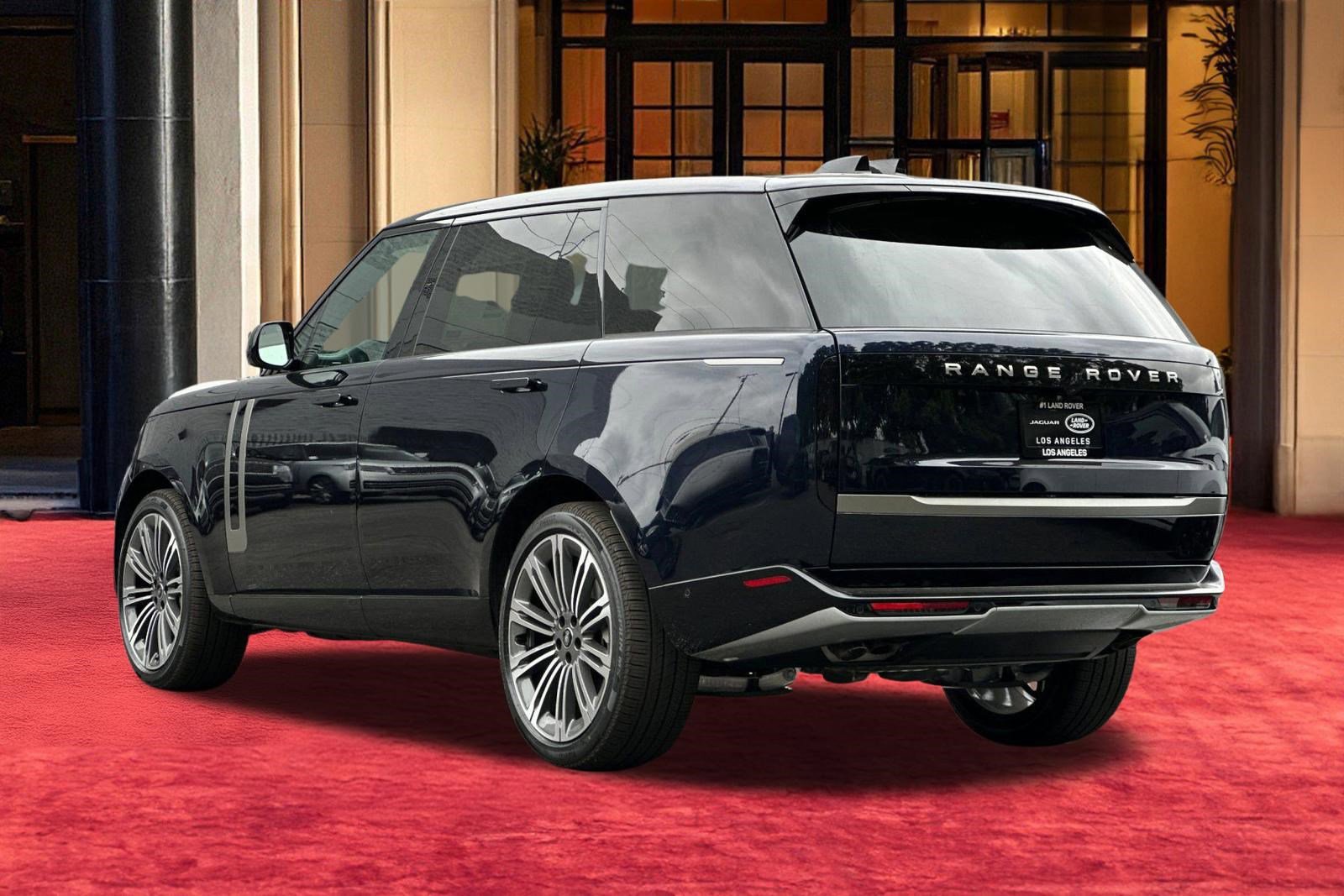 New 2025 Land Rover Range Rover Long Wheelbase SE AWD/4WD image 16