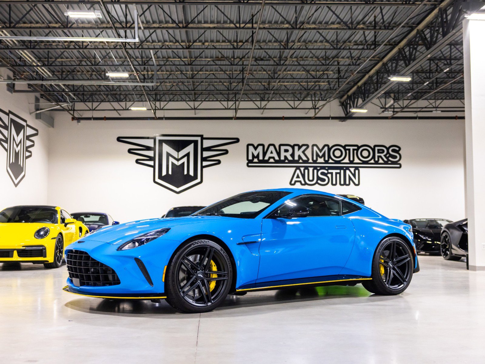 Used 2025 Aston Martin V8 Vantage Coupe image 1