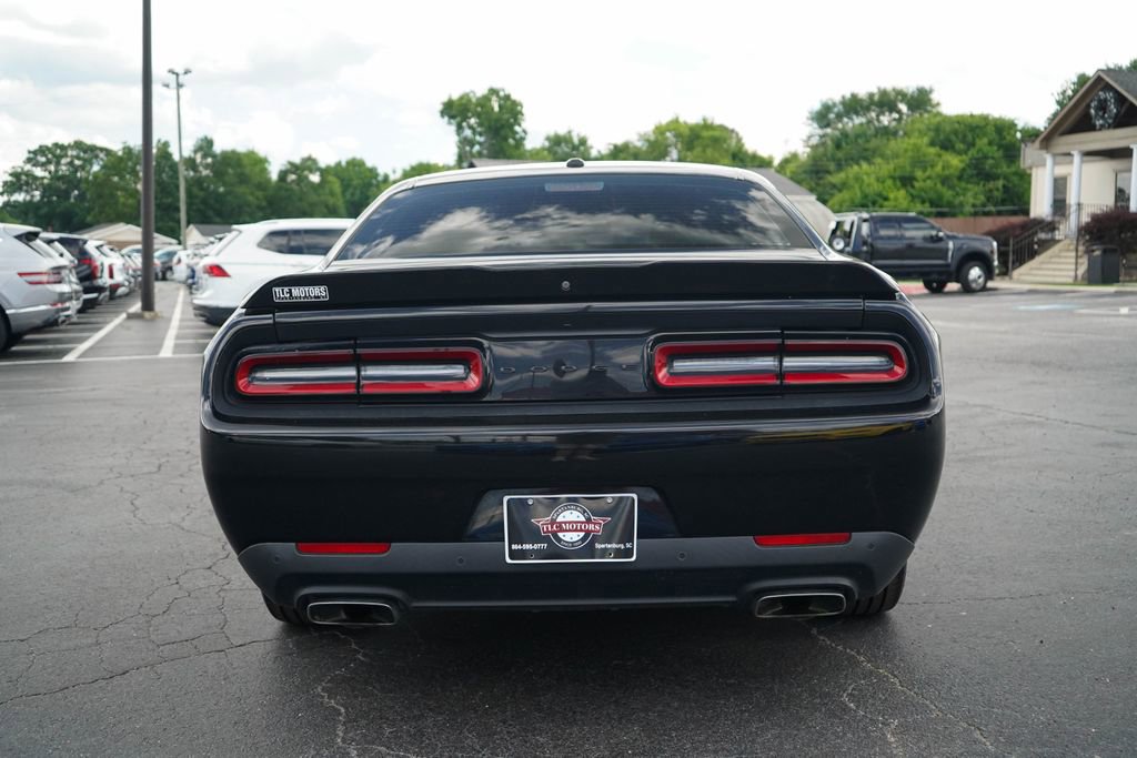 Used 2022 Dodge Challenger R/T RWD image 17