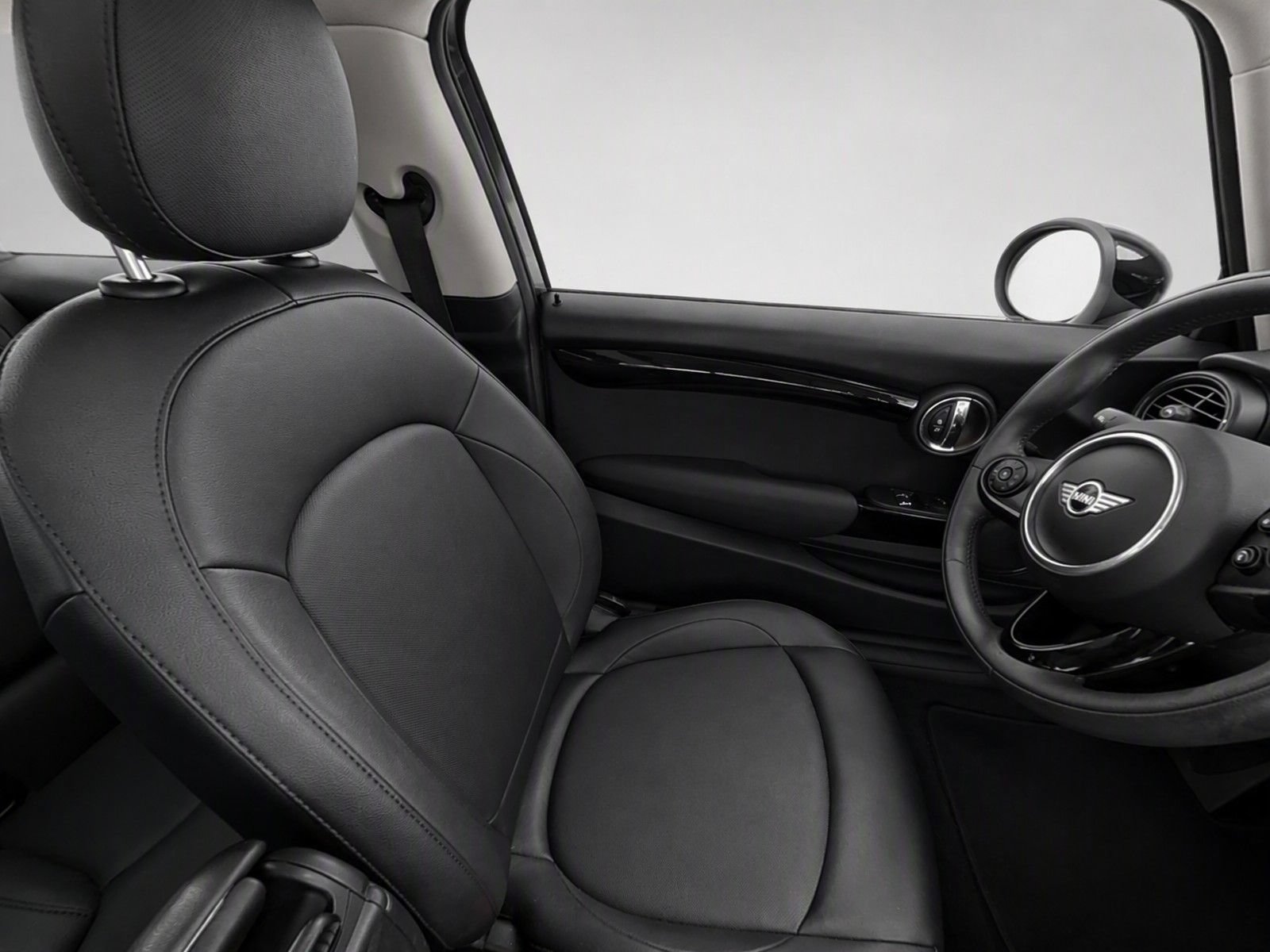 Used 2019 MINI Cooper 2-Door Hardtop w/ Storage Package FWD image 12