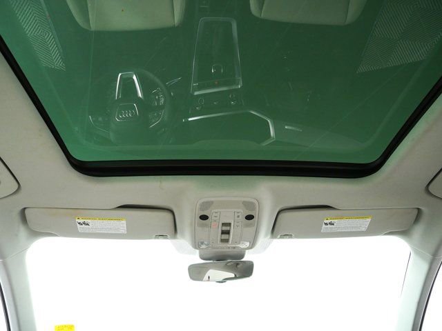 Used 2023 Audi Q3 2.0T Premium w/ Convenience Package AWD/4WD image 18
