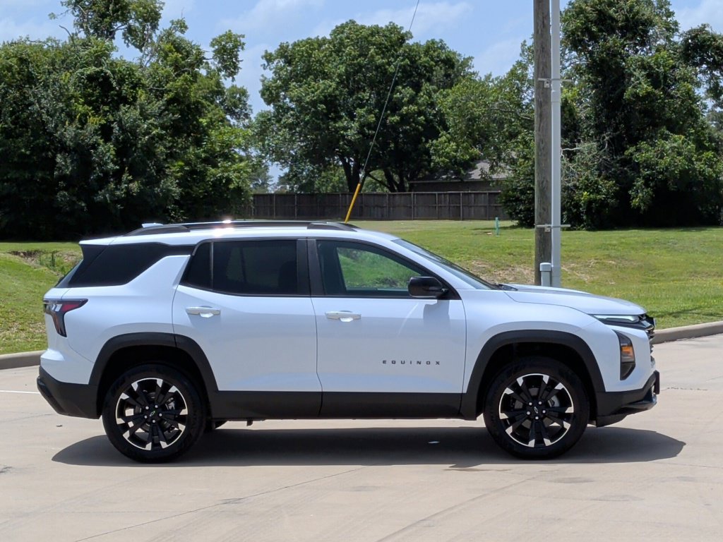 New 2026 Chevrolet Equinox RS FWD image 9