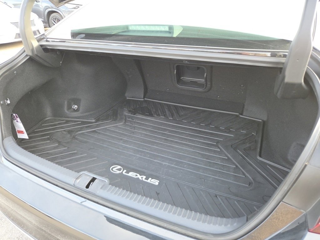 Certified 2024 Lexus ES 300h Ultra Luxury w/ Accessory Package (Z1) image 33