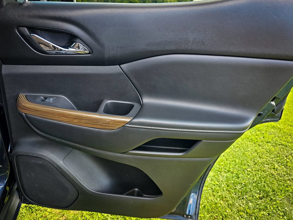 Used 2018 GMC Acadia SLE FWD image 38
