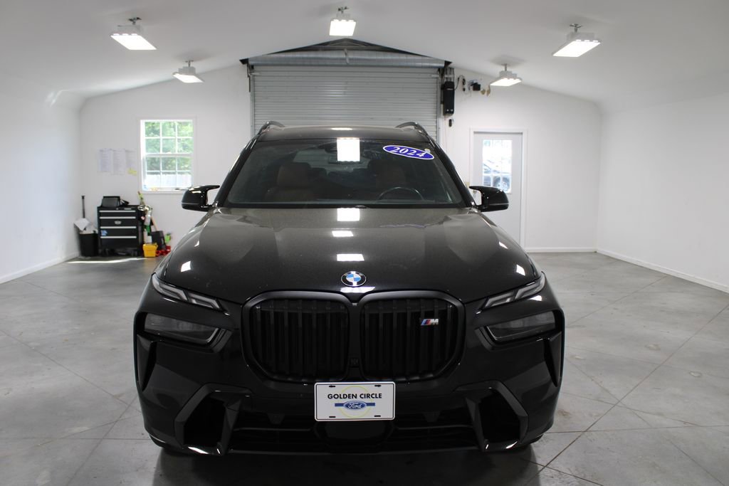 Used 2024 BMW X7 M60i w/ Executive Package image 3
