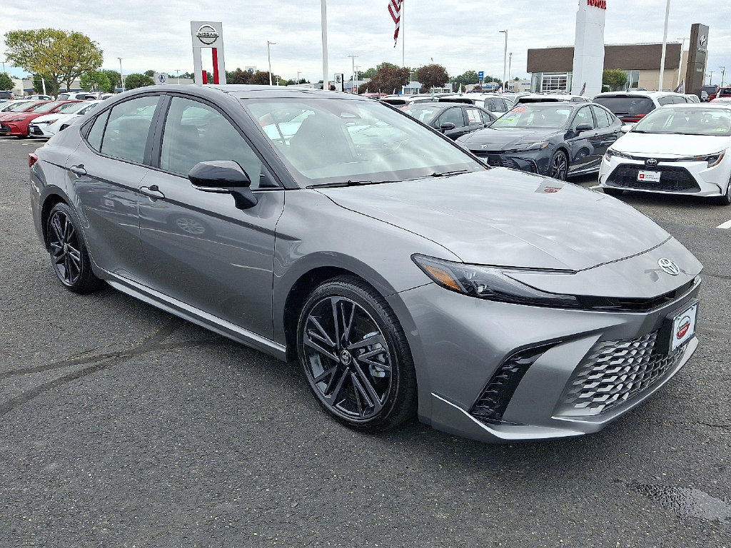 Used 2026 Toyota Camry XSE FWD image 3