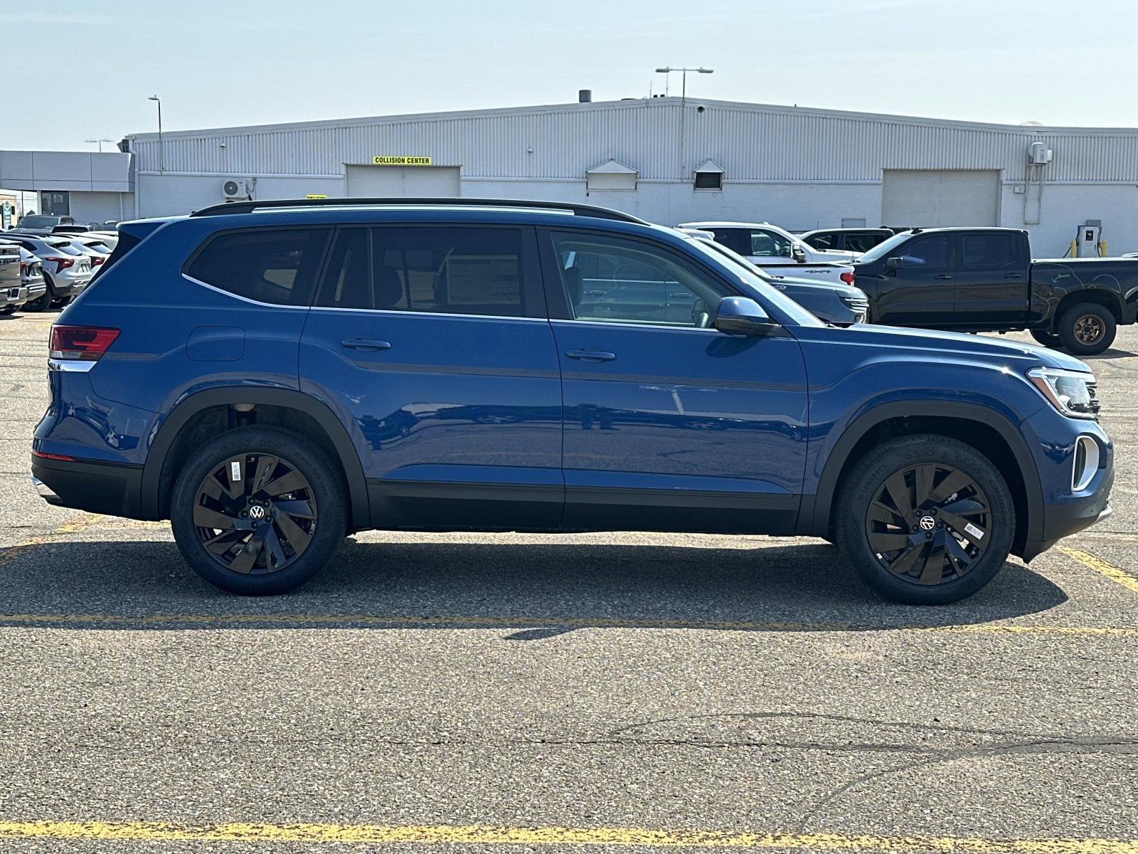 New 2026 Volkswagen Atlas SE image 6