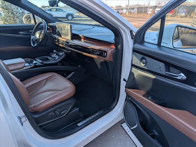 Certified 2022 Lincoln Nautilus Reserve w/ Luxury Package image 13