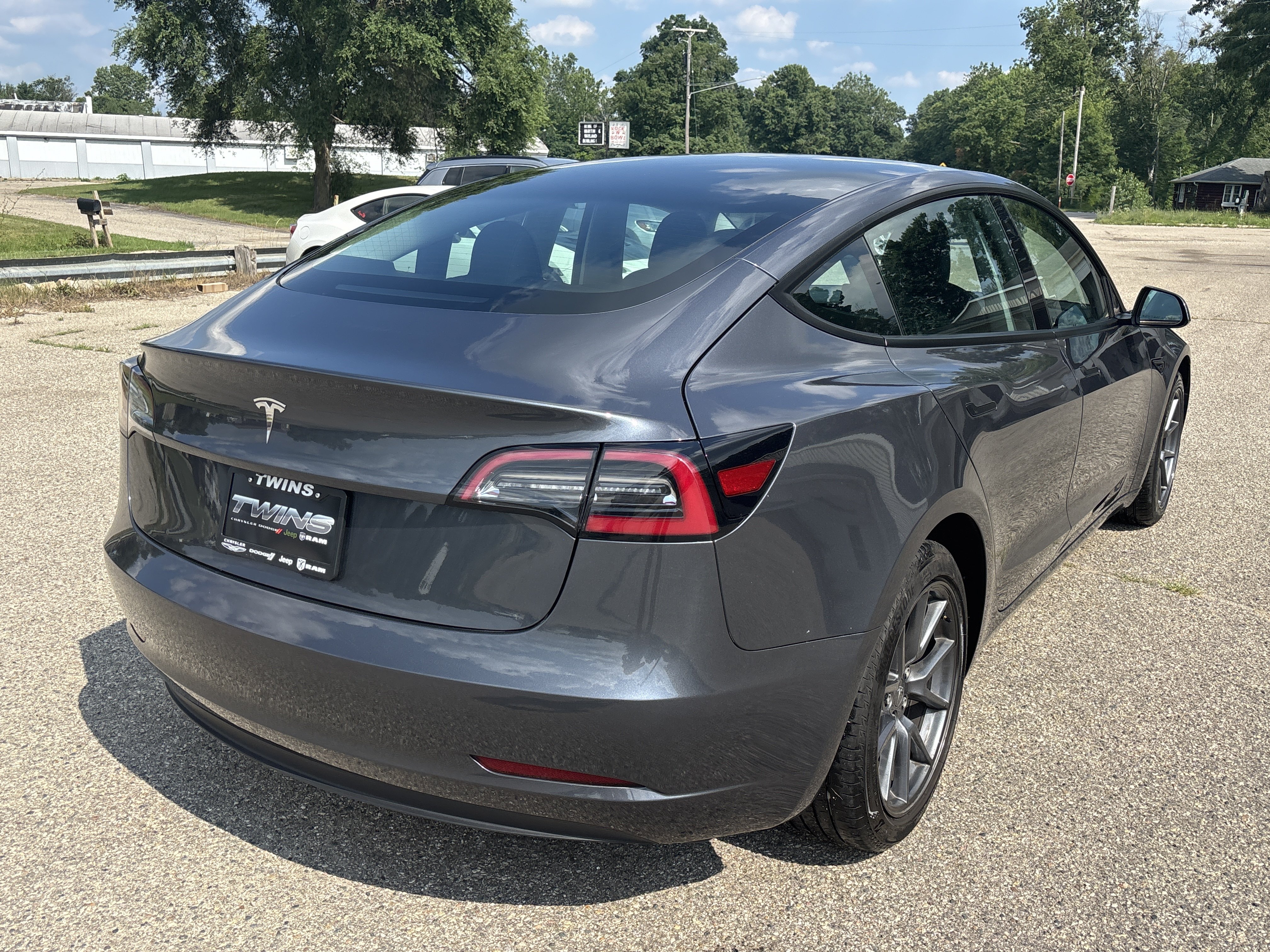 Used 2023 Tesla Model 3 Standard Range RWD image 3