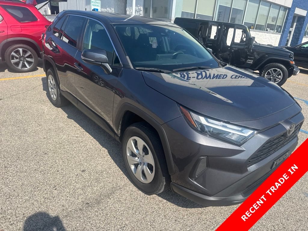 Used 2023 Toyota RAV4 LE AWD/4WD image 3