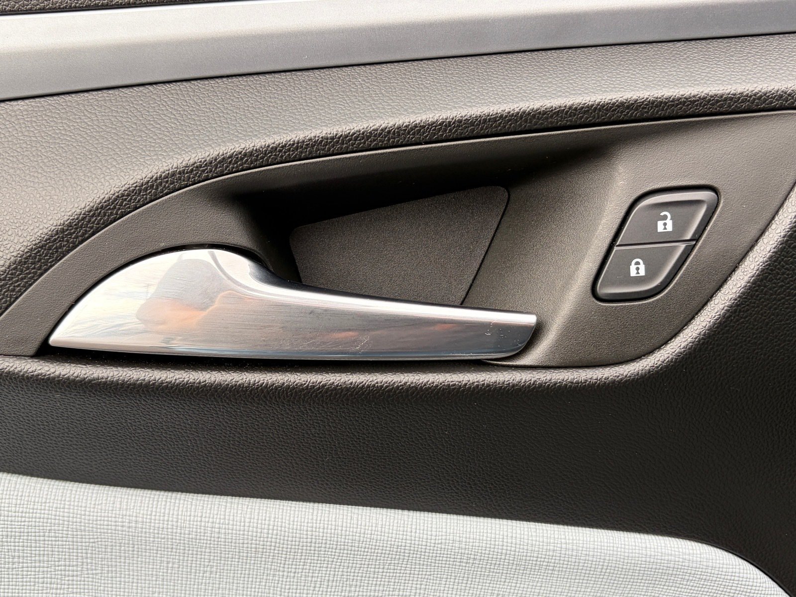 Used 2024 Buick Envista Sport Touring w/ Convenience I Package FWD image 17