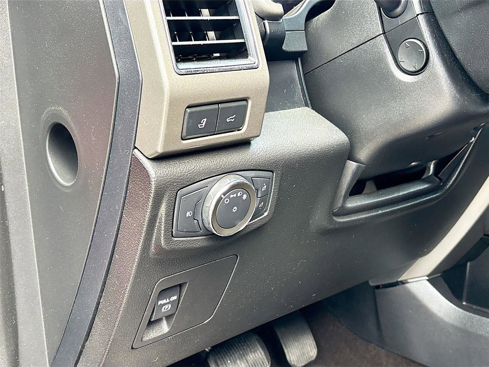 Used 2021 Ford Expedition XLT image 10