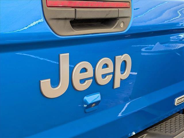 Used 2020 Jeep Gladiator Overland w/ Dual Top Group AWD/4WD image 30
