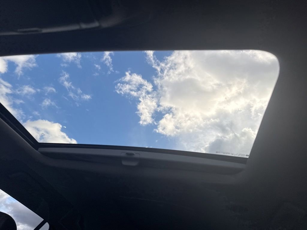 Used 2023 GMC Acadia AT4 w/ Technology Package image 24