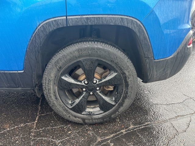 Used 2018 Jeep Cherokee Limited w/ High Altitude Package AWD/4WD image 6