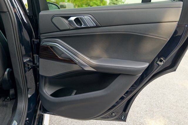 Used 2024 BMW X6 xDrive40i w/ Premium Package image 29