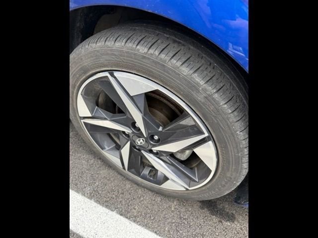 Used 2023 Hyundai Elantra SEL w/ Convenience Package FWD image 12