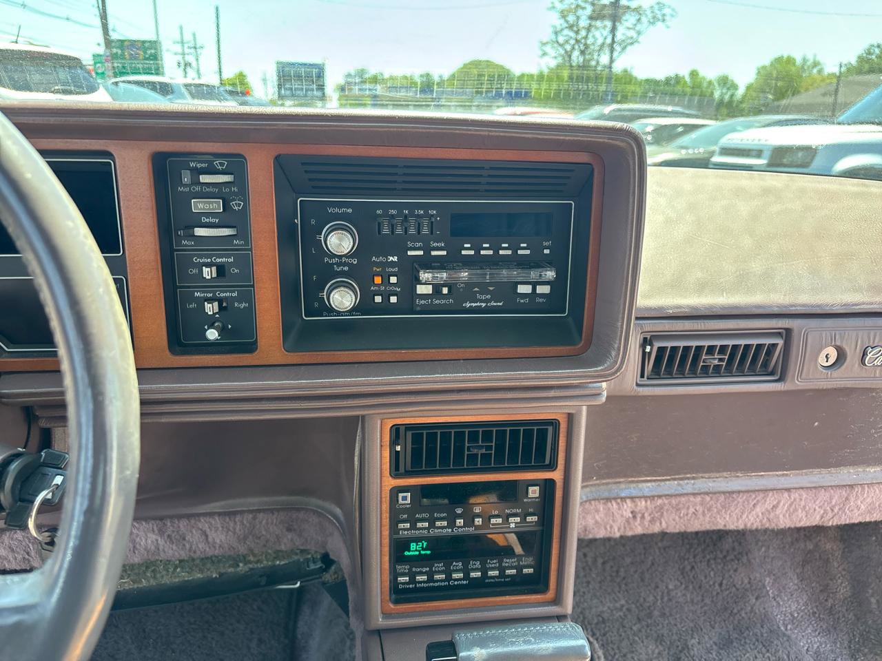 Used 1987 Cadillac Seville FWD image 11