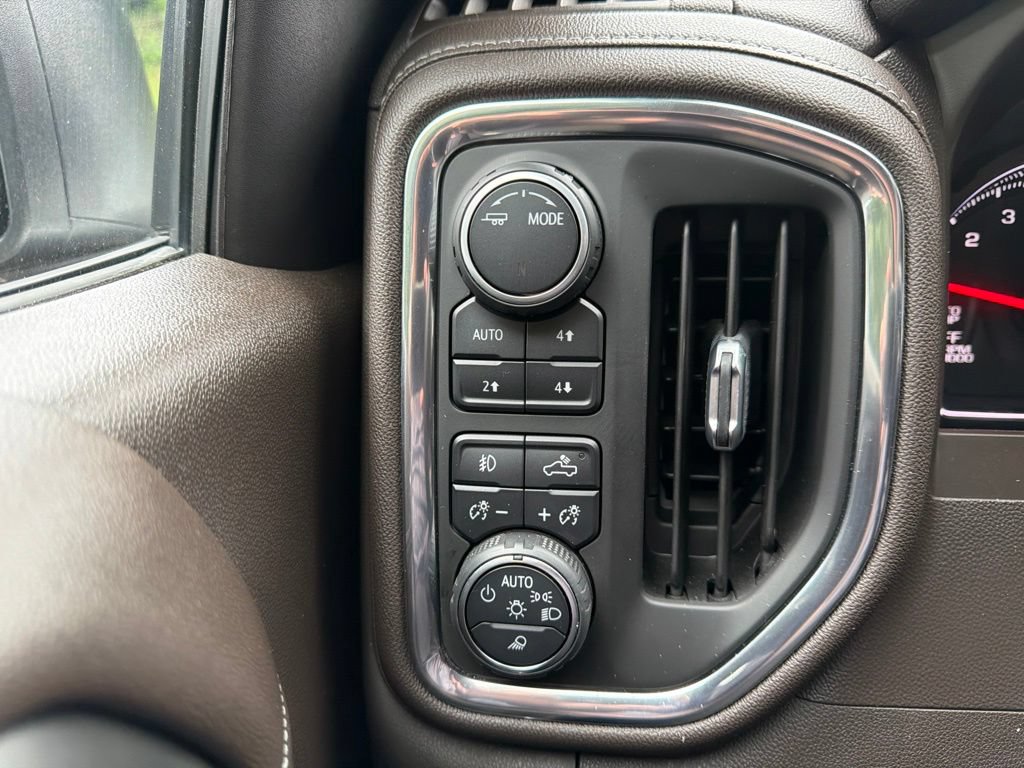 Used 2021 Chevrolet Silverado 1500 LTZ w/ Z71 Off-Road Package AWD/4WD image 26