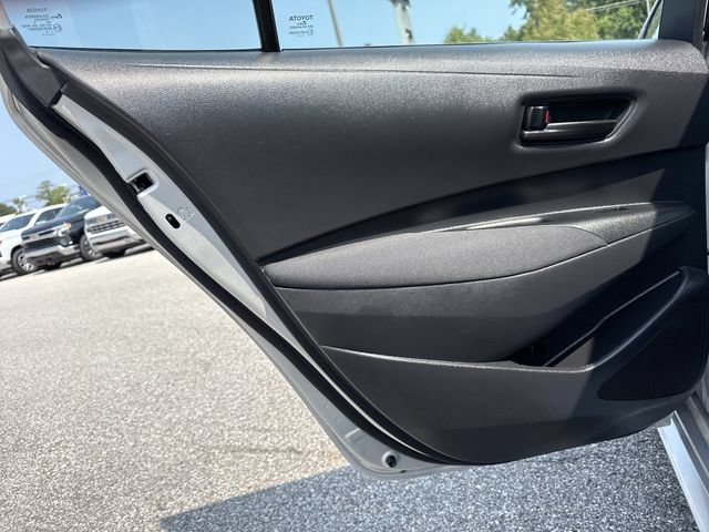 Used 2025 Toyota Corolla LE FWD image 30