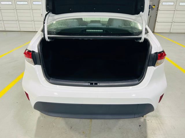 Used 2023 Toyota Corolla LE image 9