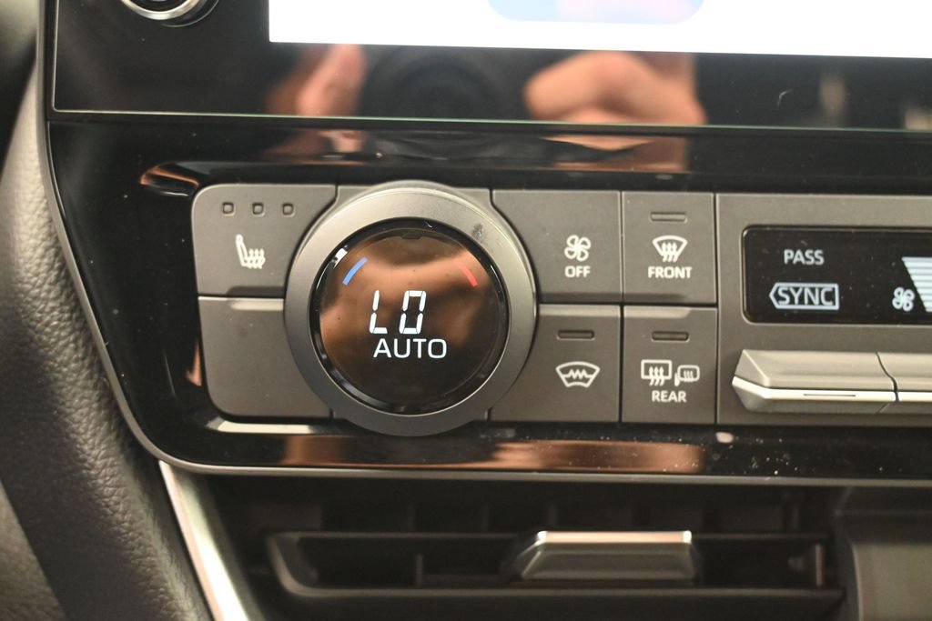 Certified 2024 Toyota Grand Highlander AWD image 21