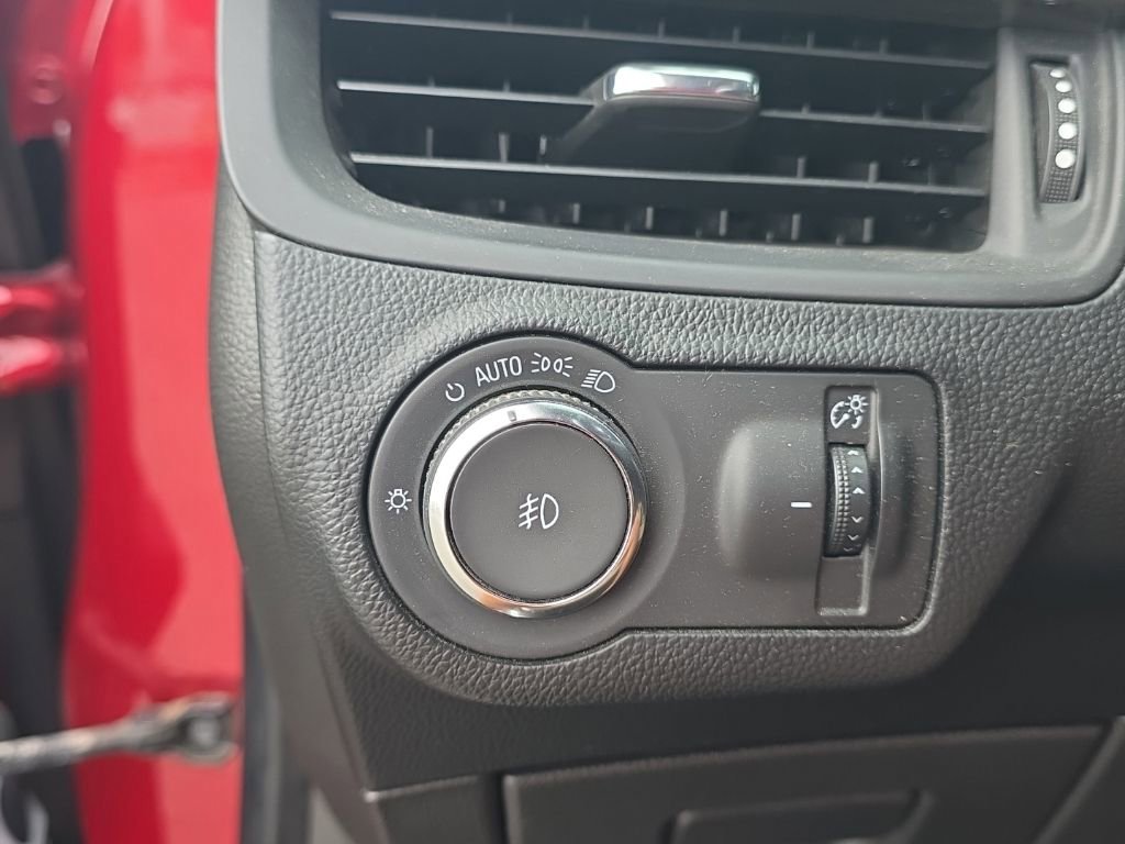 Used 2020 Buick Envision Essence w/ LPO, Cargo Package FWD image 18