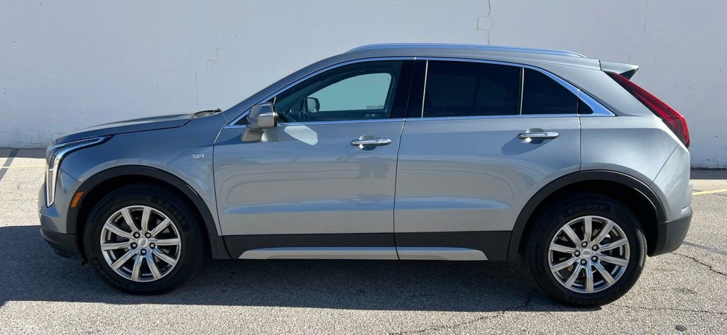 Used 2023 Cadillac XT4 Premium Luxury image 2