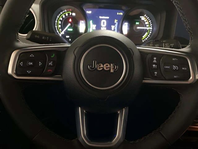 Used 2025 Jeep Wrangler Unlimited Sahara w/ Safety Group image 30