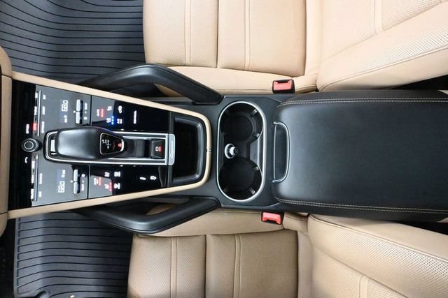 Used 2022 Porsche Cayenne E-Hybrid Coupe AWD/4WD image 30