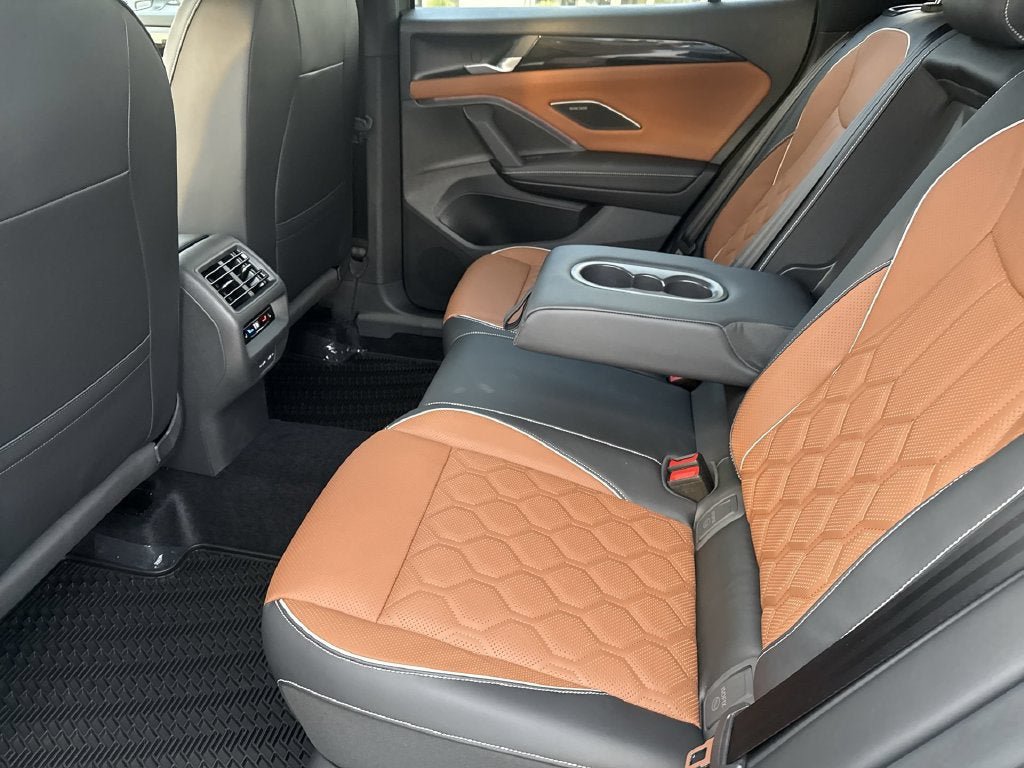 New 2026 Volkswagen Tiguan SEL R-Line AWD/4WD image 30