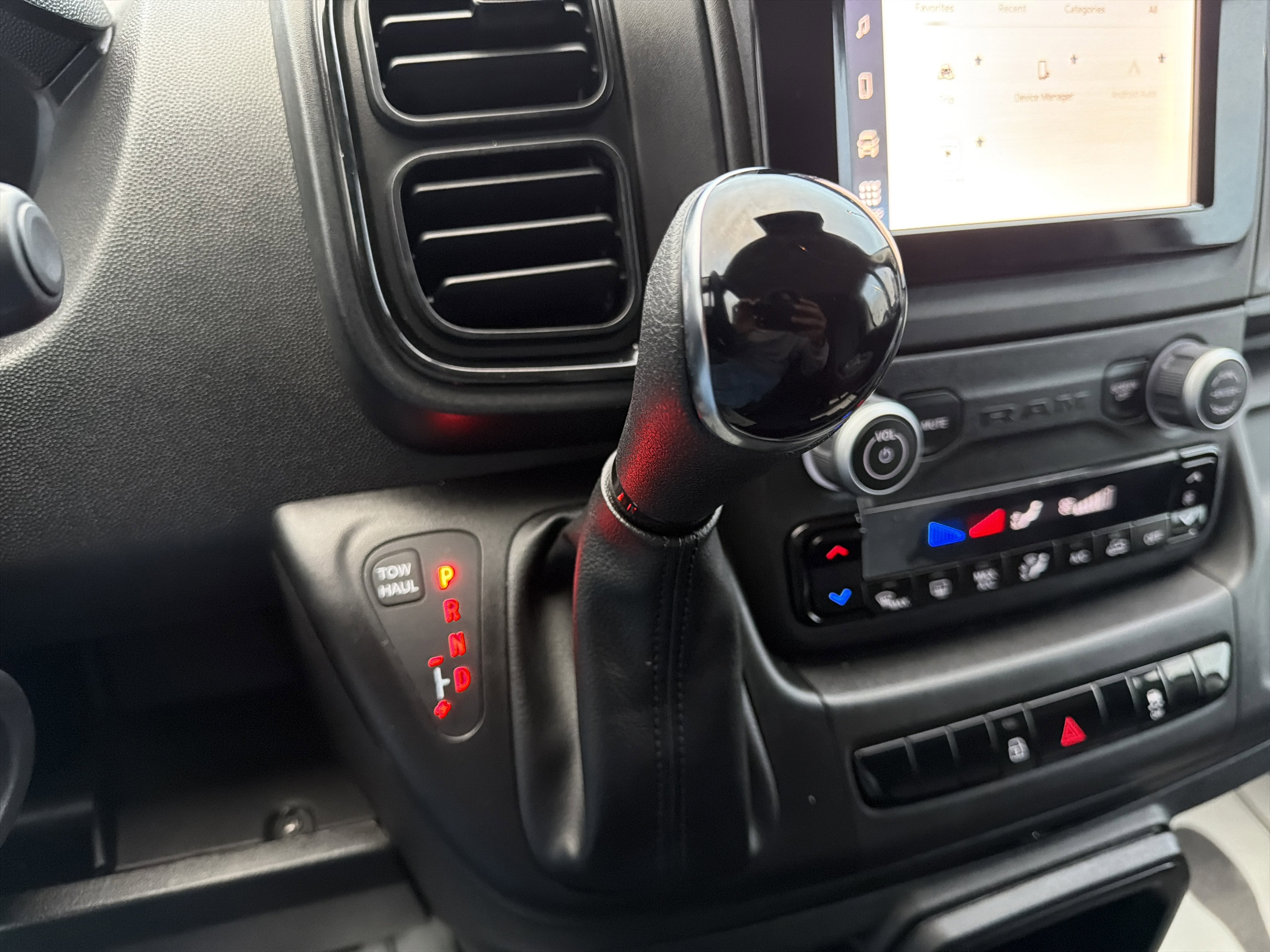 Used 2024 RAM ProMaster 2500 image 21