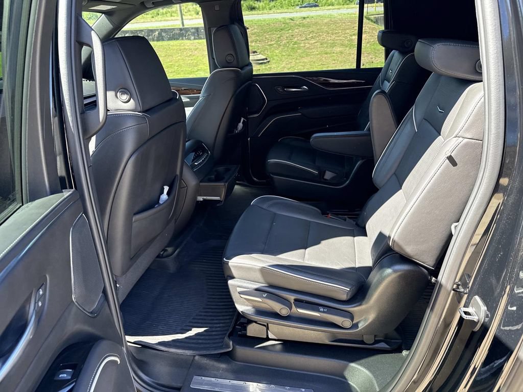Certified 2024 Cadillac Escalade ESV Premium Luxury AWD/4WD image 9