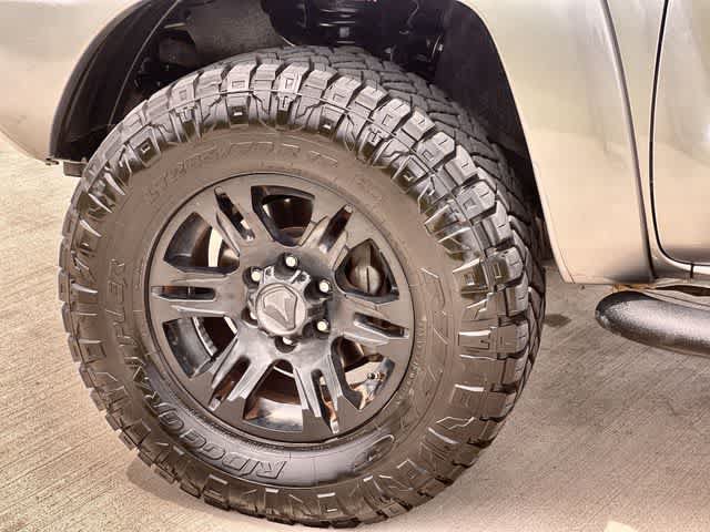 Used 2015 Toyota Tacoma PreRunner w/ SR5 Package RWD image 9