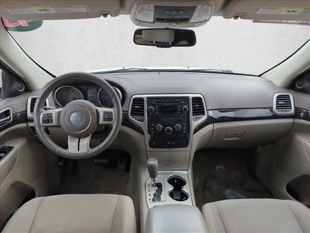 Used 2013 Jeep Grand Cherokee Laredo w/ Laredo E Group image 17