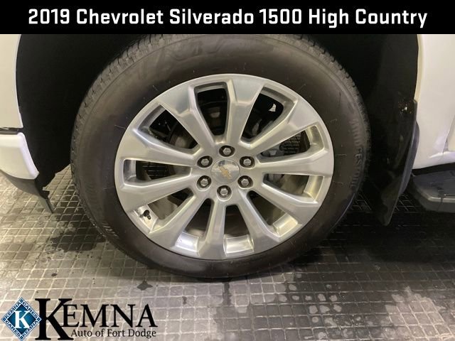 Used 2019 Chevrolet Silverado 1500 High Country image 31
