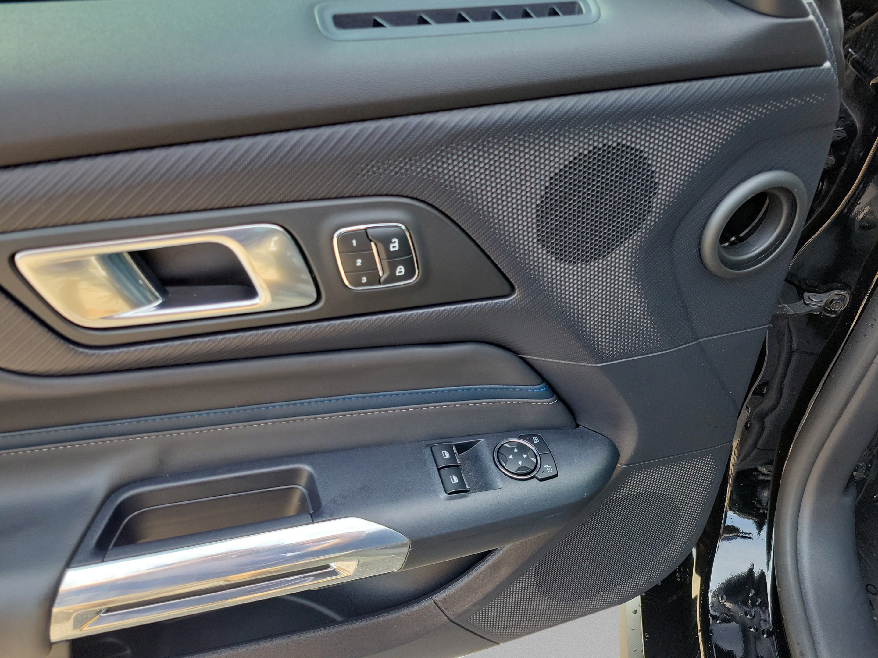 Used 2025 Ford Mustang GT Premium RWD image 6