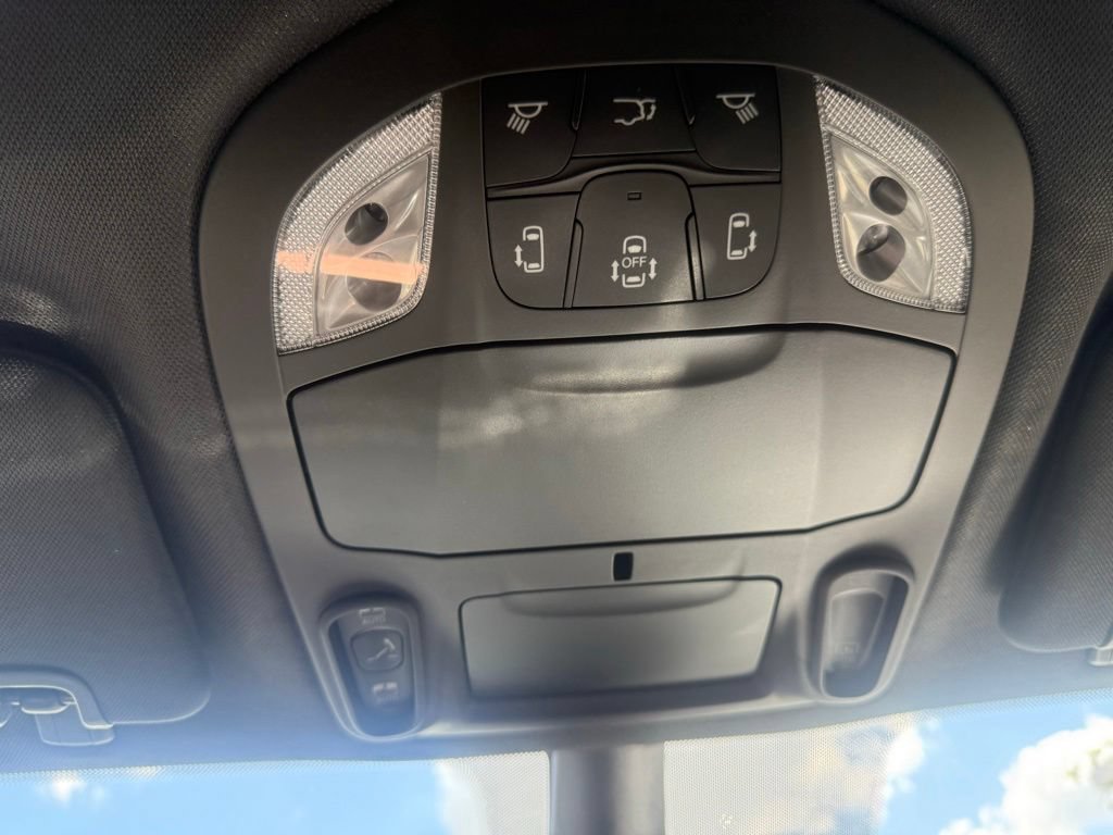 New 2027 Chrysler Pacifica Limited w/ Family Tech Group FWD image 25