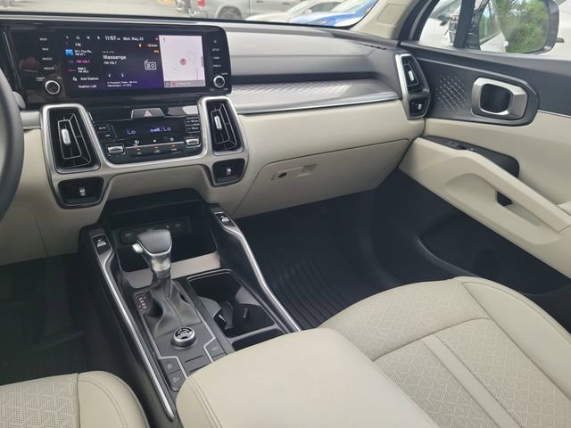 Certified 2023 Kia Sorento S w/ Panoramic Sunroof Package FWD image 12