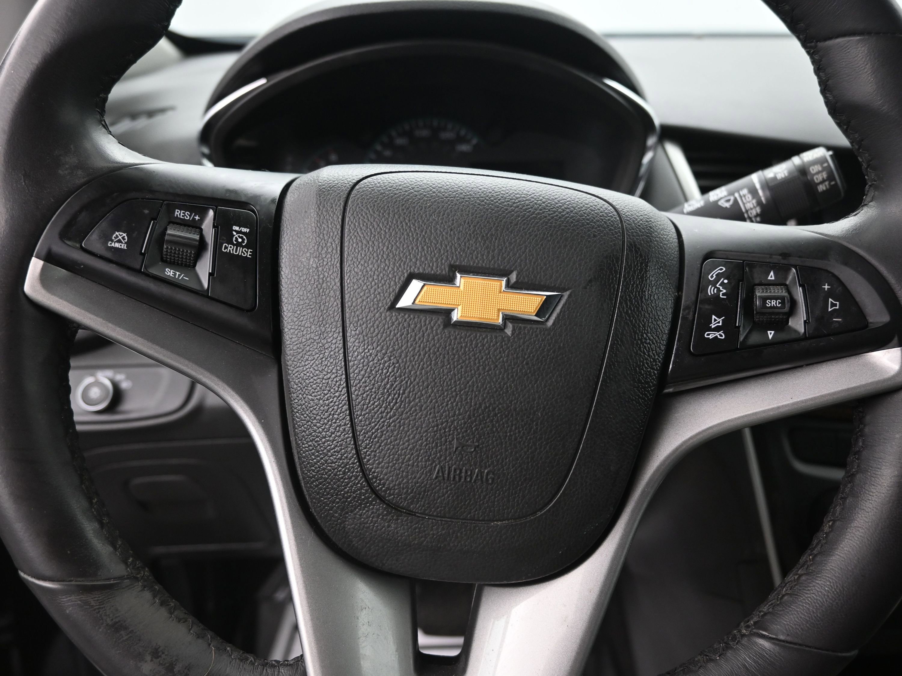 Used 2020 Chevrolet Trax LT w/ LT Convenience Package image 18