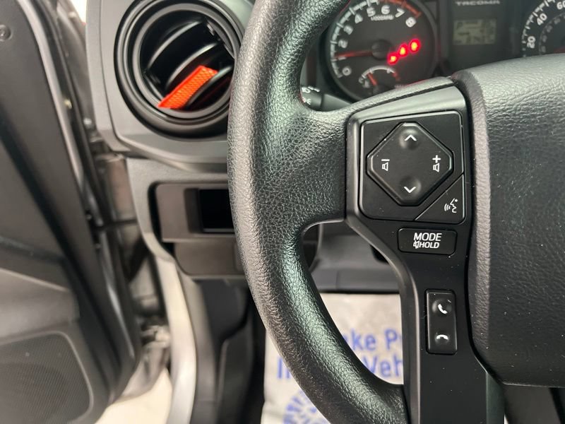 Used 2017 Toyota Tacoma SR AWD/4WD image 17