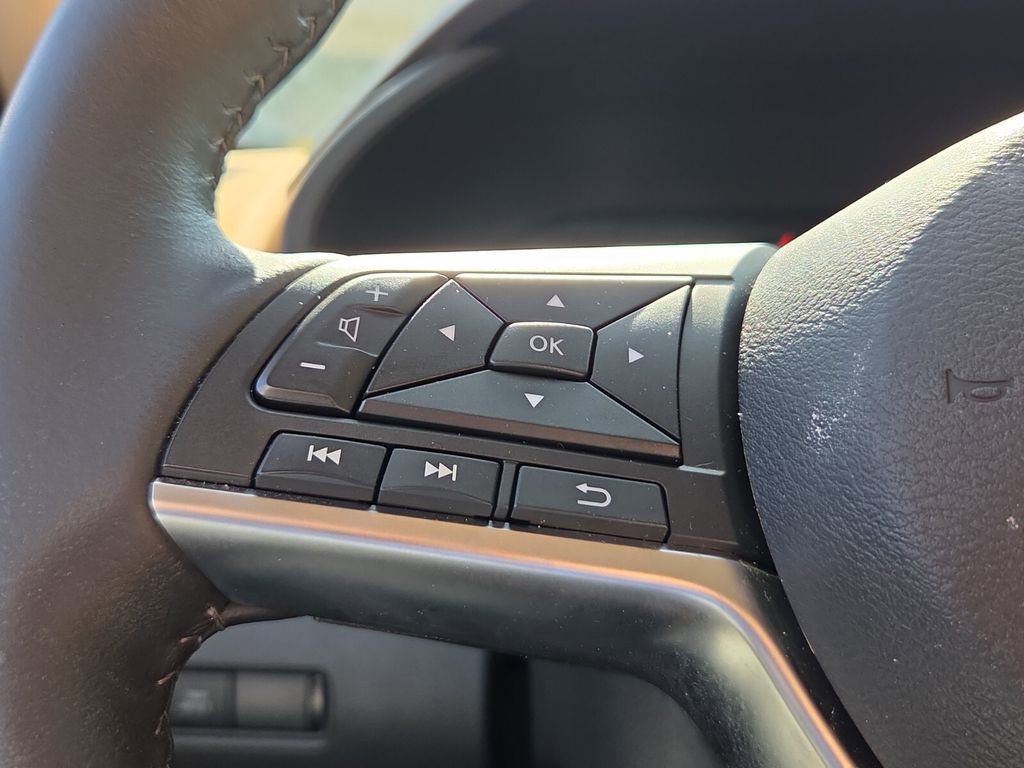 Used 2024 Nissan Sentra SV w/ SV Premium Package FWD image 24
