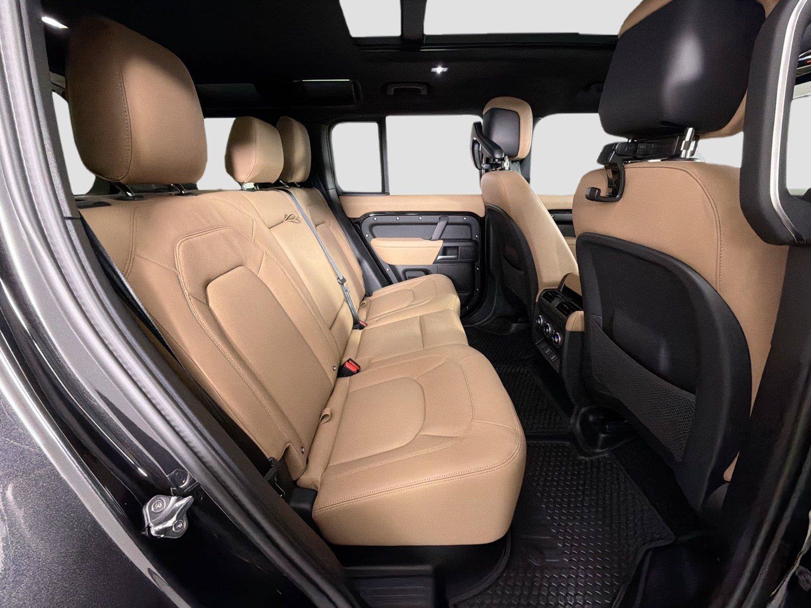 Certified 2026 Land Rover Defender 110 X-Dynamic SE AWD/4WD image 29