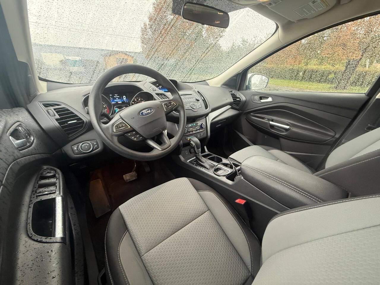 Used 2018 Ford Escape SE FWD image 9