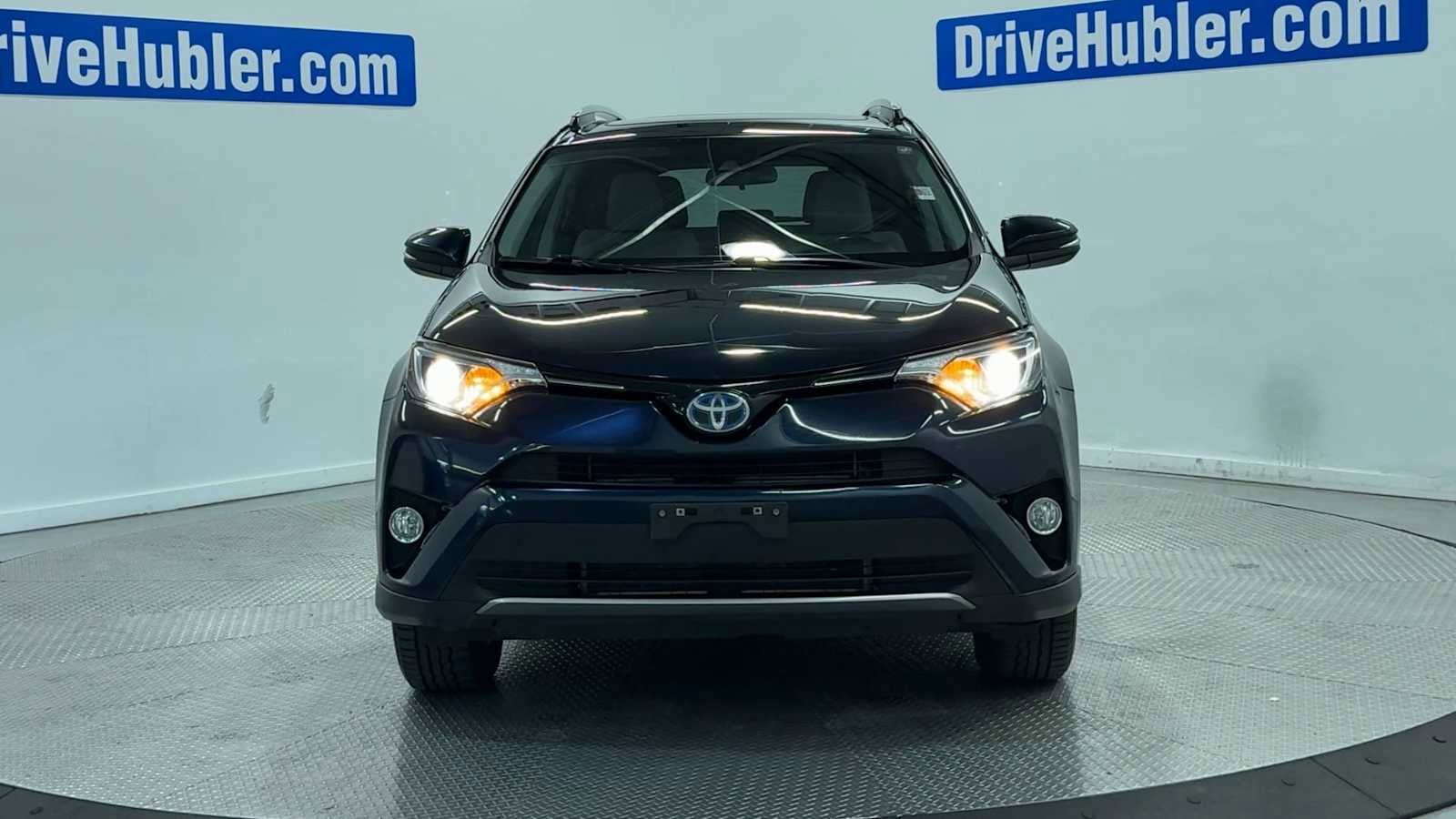 Used 2017 Toyota RAV4 XLE AWD/4WD image 3