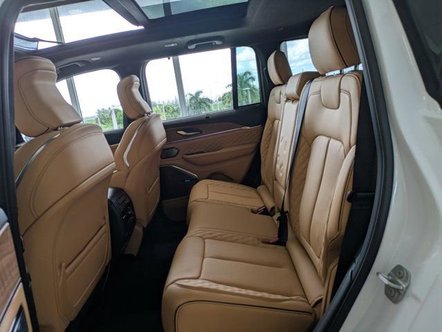 New 2025 Jeep Grand Cherokee Summit AWD/4WD image 14